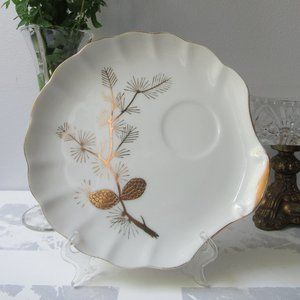 Fine Porcelain Saucer Golden Pine, Japan